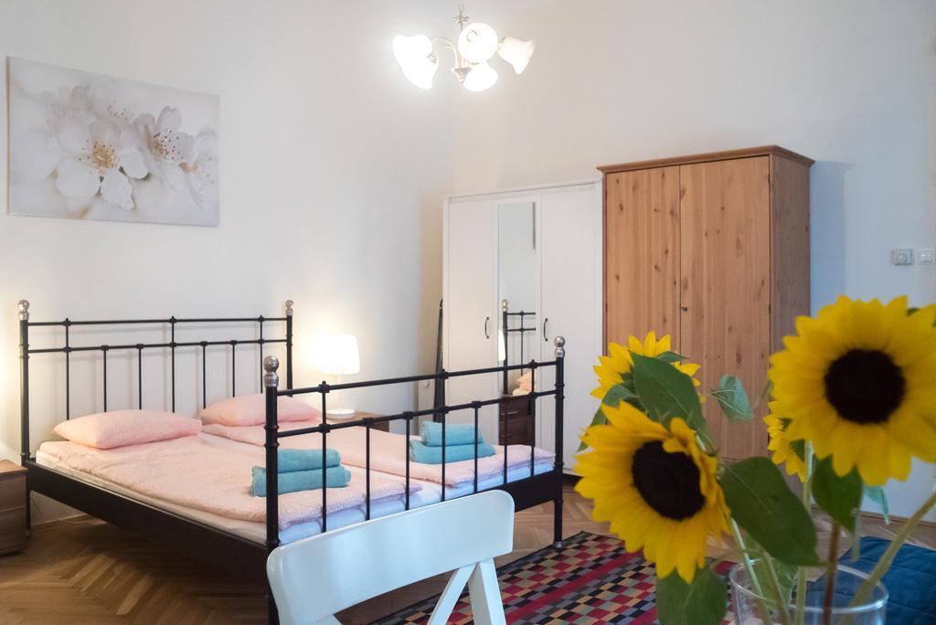 Friendly Home In The Center Budapest Esterno foto