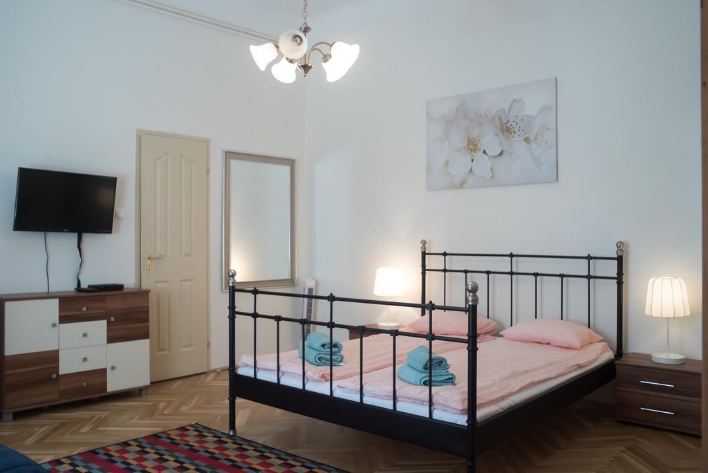 Friendly Home In The Center Budapest Esterno foto