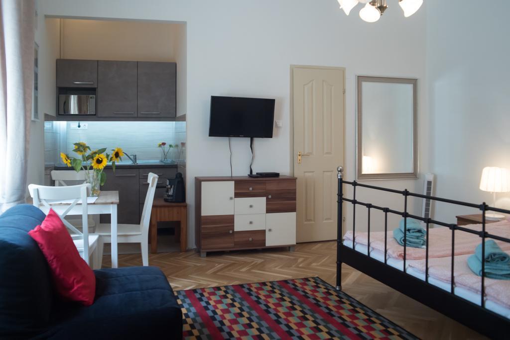 Friendly Home In The Center Budapest Esterno foto