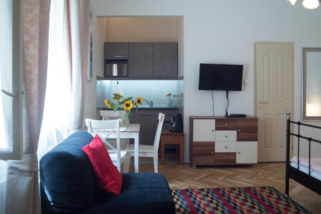 Friendly Home In The Center Budapest Esterno foto