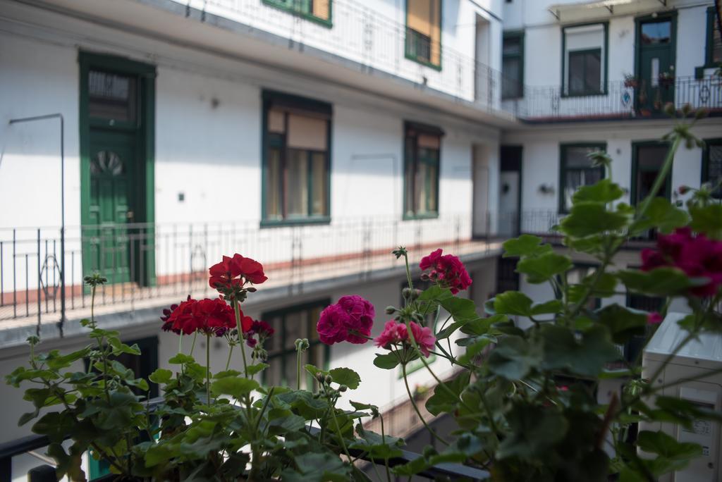 Friendly Home In The Center Budapest Esterno foto